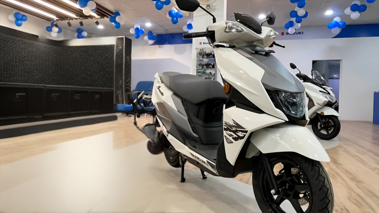 Suzuki Avenis